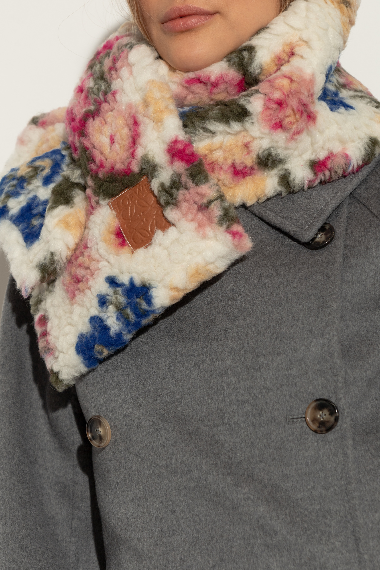 スカーフ LOEWE FLORAL PRINT ANAGRAM SCARF loewe-floral-print-anagram-